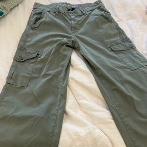 American Eagle Outfitters Men's Olive Cargo Pants